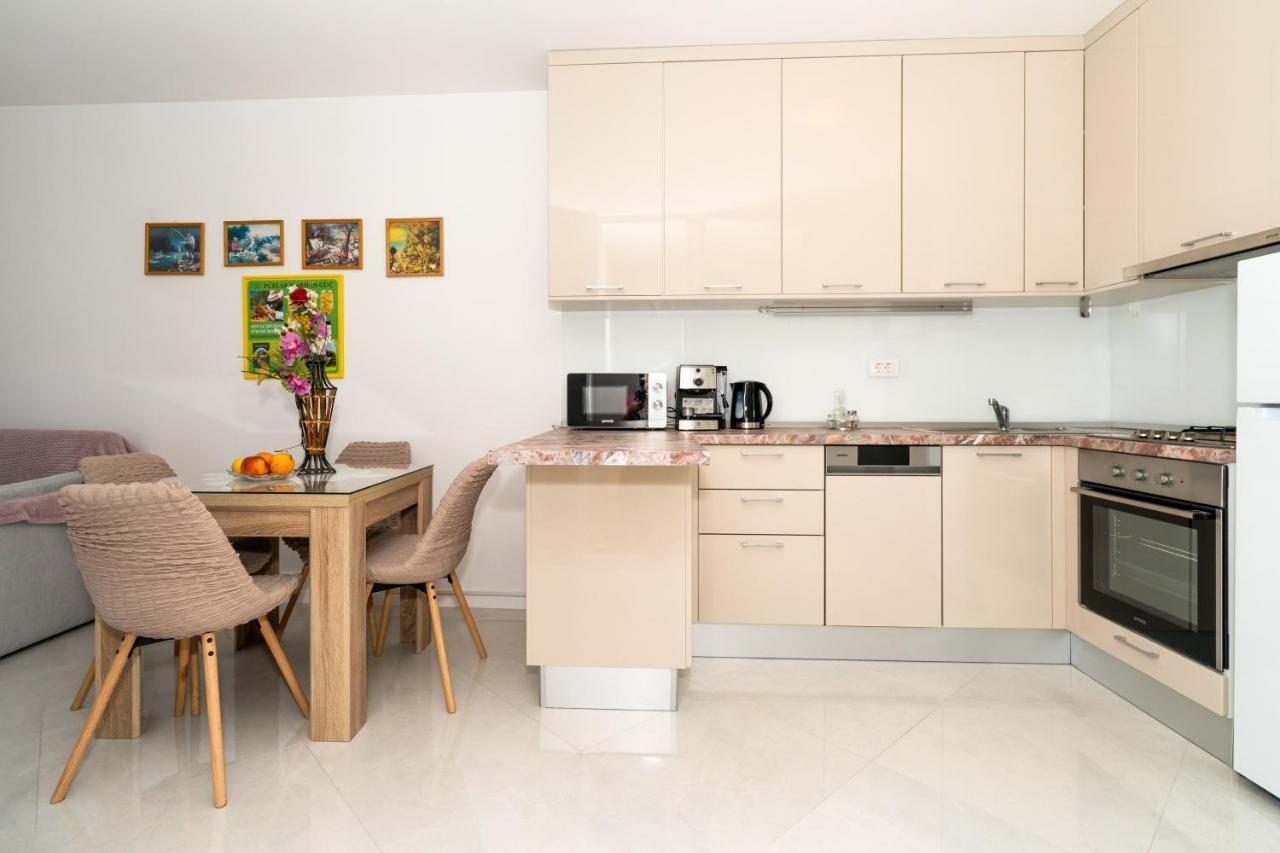 Modern Apartments Sirobuja Split Exterior photo