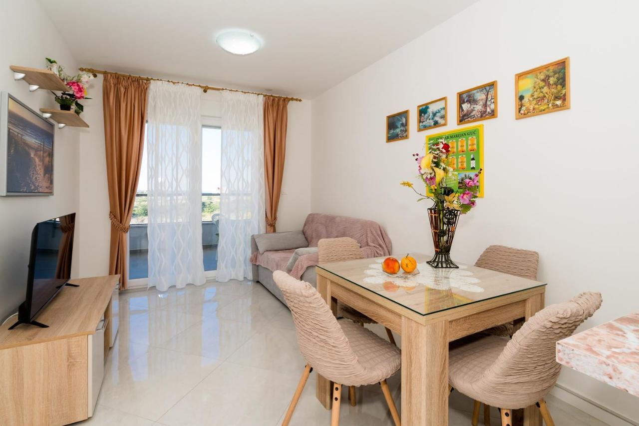 Modern Apartments Sirobuja Split Exterior photo