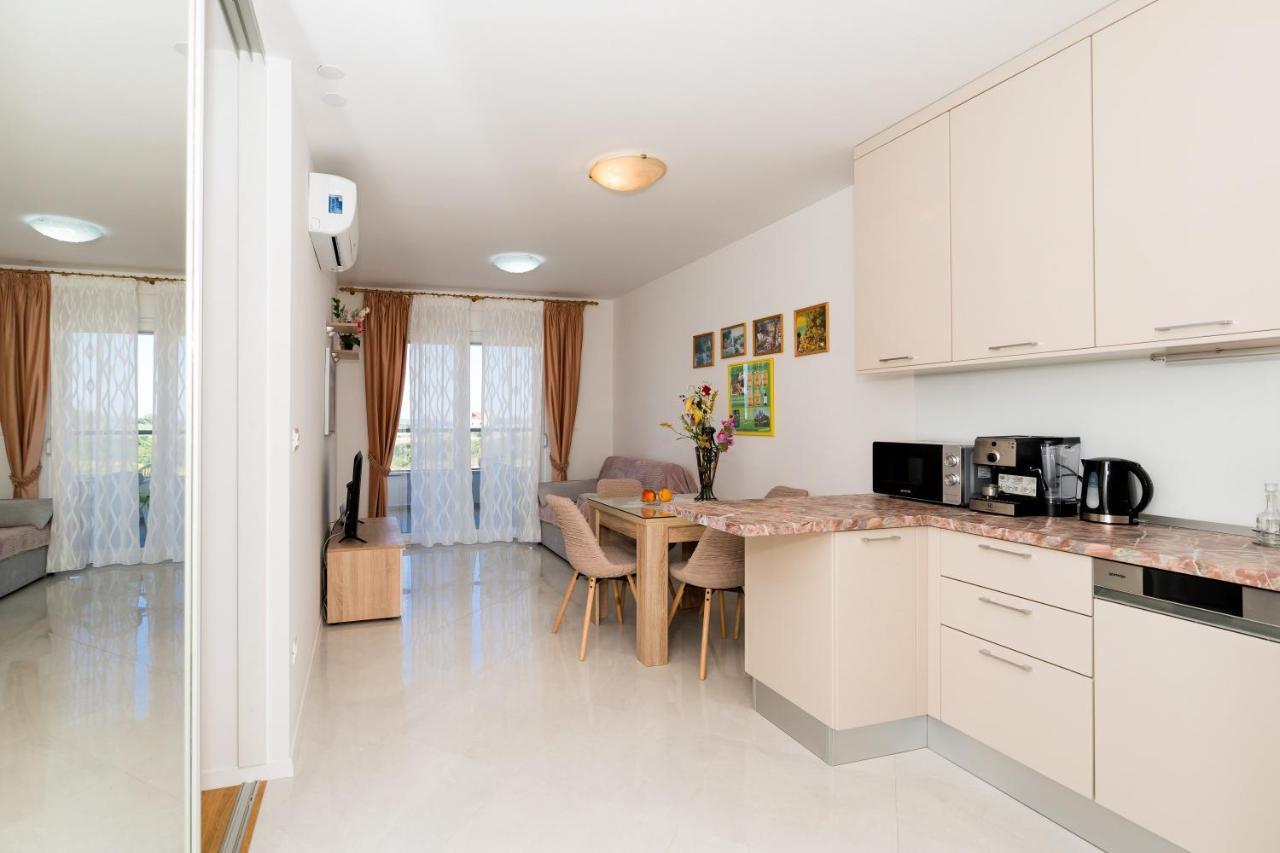 Modern Apartments Sirobuja Split Exterior photo