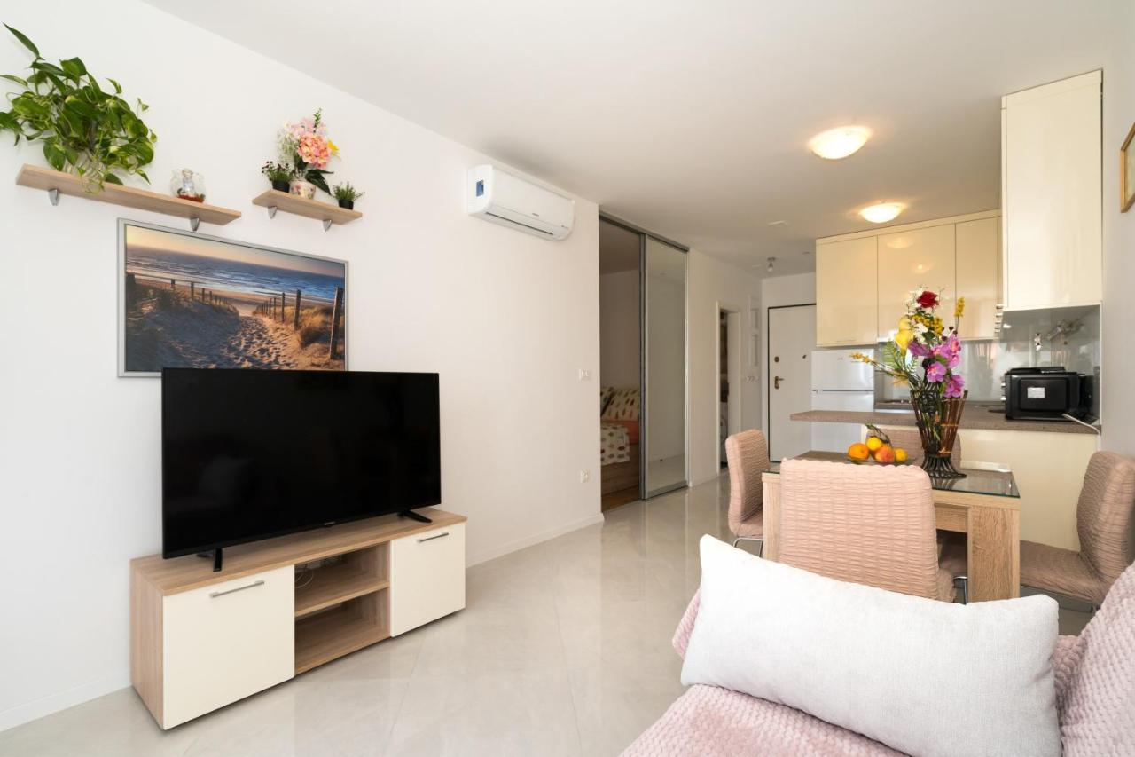 Modern Apartments Sirobuja Split Exterior photo